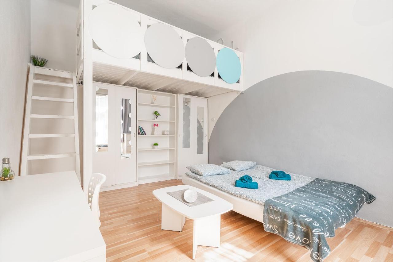 Sunny Dots Apartment - Free Parking! Budapest Bagian luar foto