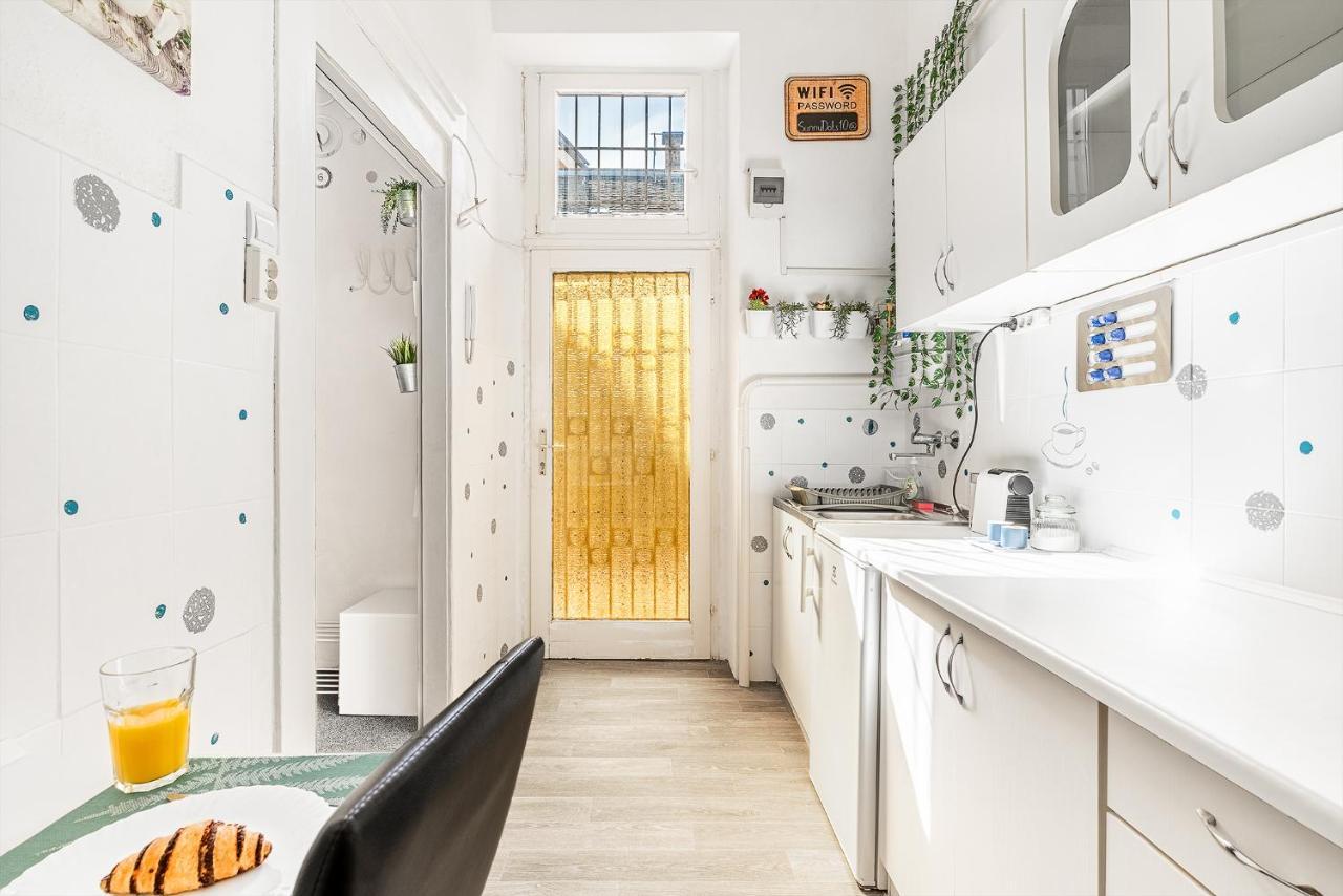 Sunny Dots Apartment - Free Parking! Budapest Bagian luar foto