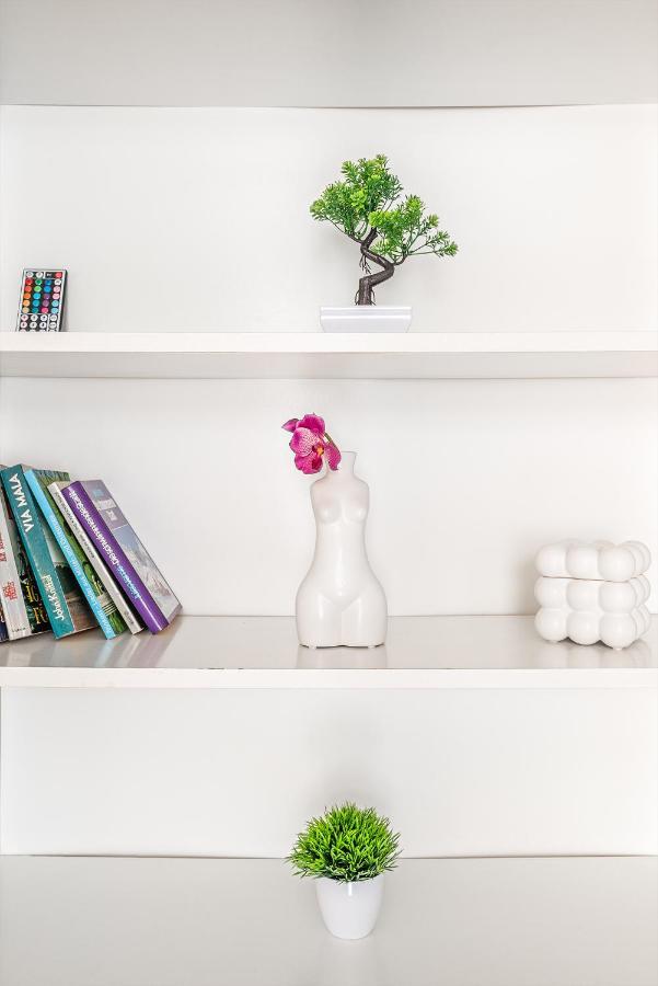 Sunny Dots Apartment - Free Parking! Budapest Bagian luar foto